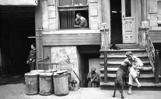 Feder_Jack_Four people on stoop