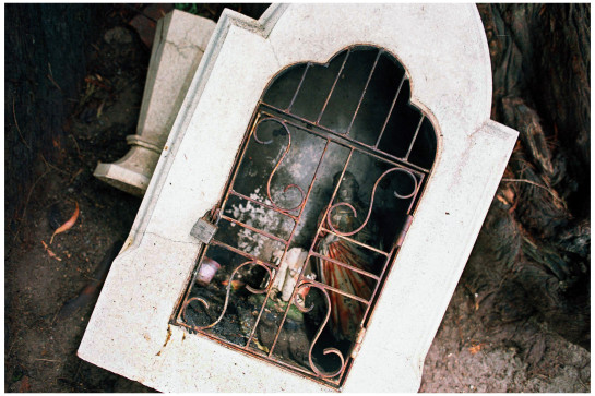 Sevigny_John_2Tomb