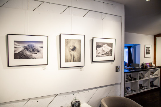 Monochrome Install 47