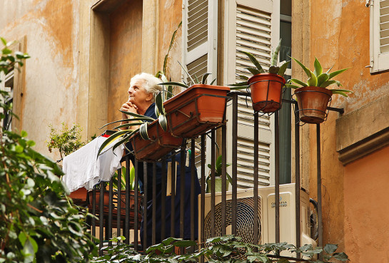 Cook_Richard_Neighbors_chat_in_Rome